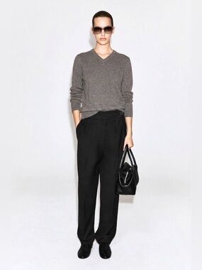 Filippa K 100% Lambswool V-Neck Knit Sweater Taupe Brown